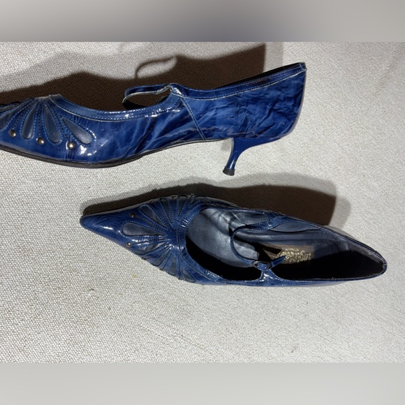 Ingledew’s Vintage Patent Leather Blue Pointed Toe Kitten Heel Spanish Heels - Picture 2 of 13